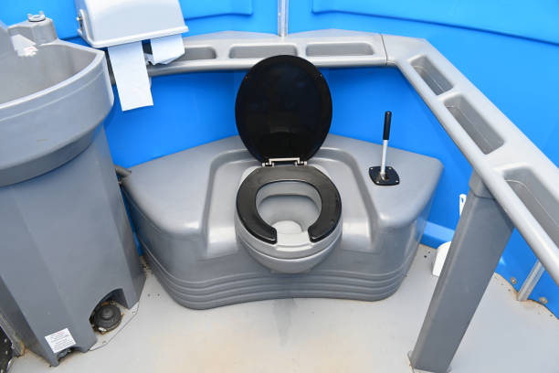 Best Portable restroom trailer rental  in Longmont, CO